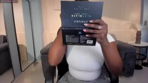 Snapshot of savannahstorm_ chatting on July 2026 11:23:02 AM S a v a n n a h online show from July 2026 11:23:02 AM