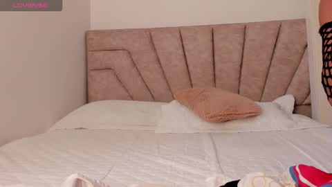 Savannahwildee online show from November 2025 01:04:02 PM