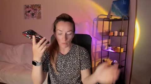 save the qween online show from September 2025 10:58:02 AM