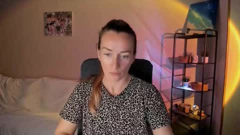 save the qween online show from September 2025 09:42:02 AM