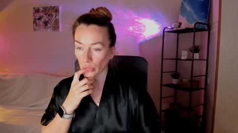 save the qween online show from November 2025 08:36:02 AM