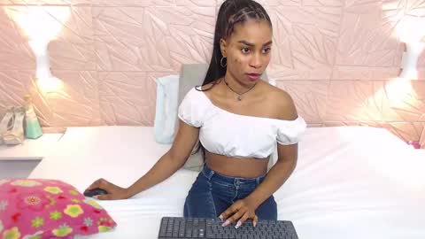 savory_pussy18 online show from February 2025 01:28:01 PM