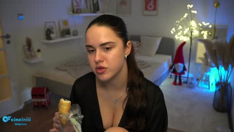 Naomi online show from January 2025 07:23:02 PM