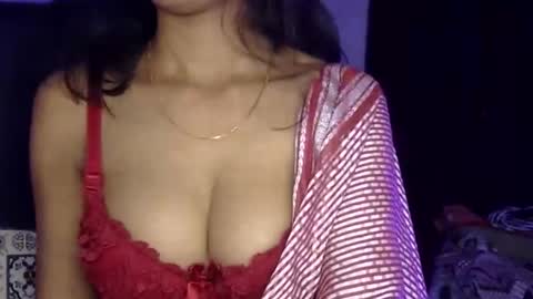 Snapshot of saxee_love chatting on May 2026 05:32:01 PM saxee online show from May 2026 05:32:01 PM