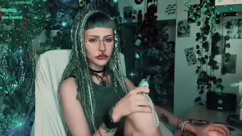 pronoun she. name Mary. age 21. online show from January 2026 09:31:02 PM