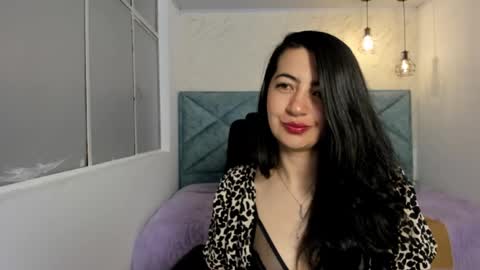 Saya Amaretto  online show from October 2025 05:28:02 AM