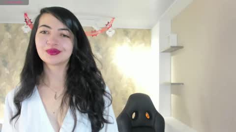 Saya Amaretto  online show from October 2025 07:15:01 PM