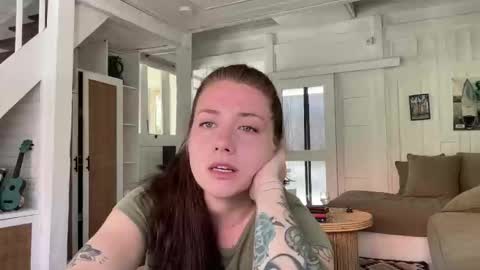 Snapshot of scarlajade chatting on February 2026 03:49:02 AM scarlajade online show from February 2026 03:49:02 AM