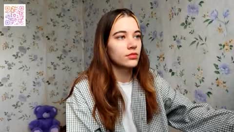 Kira online show from November 2025 08:35:01 AM