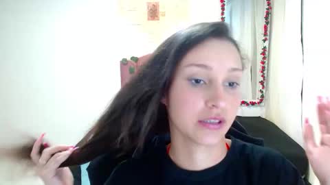 scarlet771776 online show from December 2025 08:16:02 PM