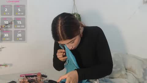scarlet_100 online show from May 2026 12:41:02 AM