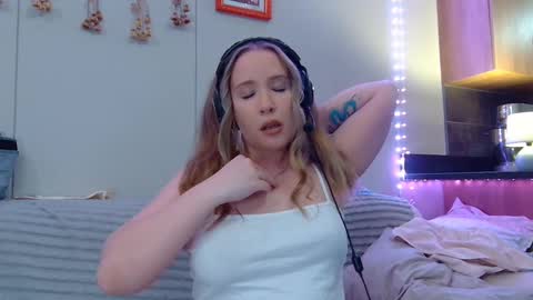 Snapshot of scarlet_carnal chatting on March 2025 06:32:01 PM Scarlet Carnal - online show from March 2025 06:32:01 PM