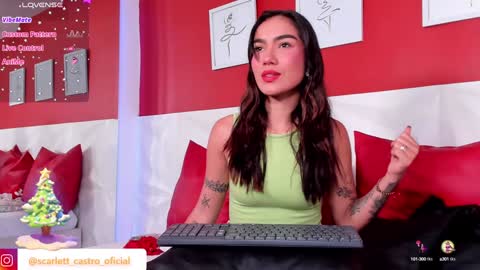 Snapshot of scarlet_castro chatting on December 2024 02:37:01 PM Scarlet online show from December 2024 02:37:01 PM