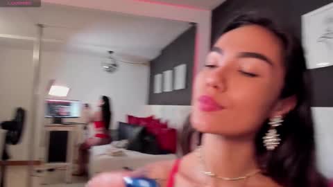 Snapshot of scarlet_castro chatting on September 2025 05:46:01 PM Scarlet online show from September 2025 05:46:01 PM