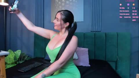 Scarlet Edwars online show from May 2026 06:16:01 PM