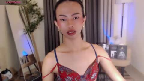 Snapshot of scarlet_kisses chatting on June 2026 11:03:01 AM Scarlet online show from June 2026 11:03:01 AM