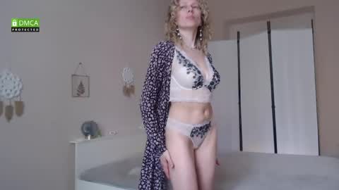 scarlet_sweety online show from May 2026 02:24:01 PM