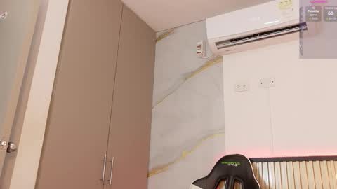 Snapshot of scarlet_vixen_ chatting on February 2026 12:01:02 PM scarlet_vixen_ online show from February 2026 12:01:02 PM