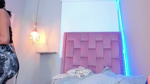 scarlet_vixen_ online show from March 2026 12:53:01 PM