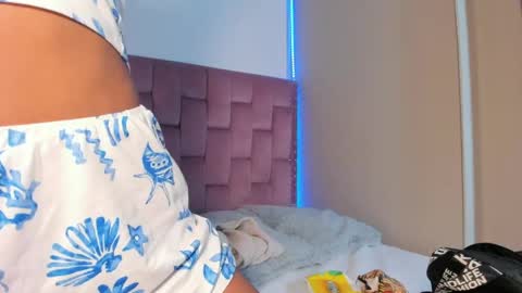 scarlet_vixen_ online show from April 2026 12:43:01 PM