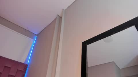 scarlet_vixen_ online show from May 2026 05:51:01 PM