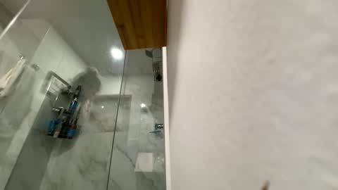 scarlet whisper online show from November 2025 05:01:02 PM