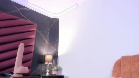 Scarlet Dayana online show from November 2025 07:10:01 PM