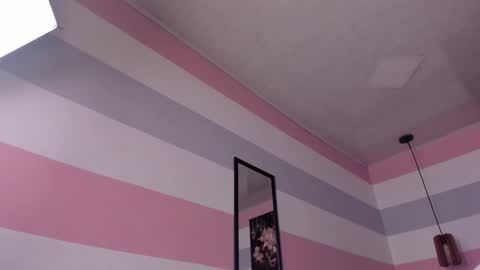 Scarlet  online show from September 2025 06:51:01 PM