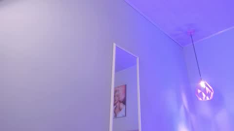 Scarlet  online show from December 2025 04:06:01 AM