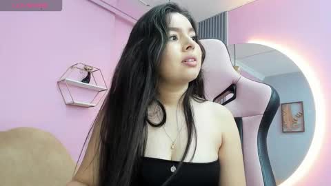 Snapshot of scarleth_kiss_ chatting on December 2025 06:15:01 PM Scarleth online show from December 2025 06:15:01 PM