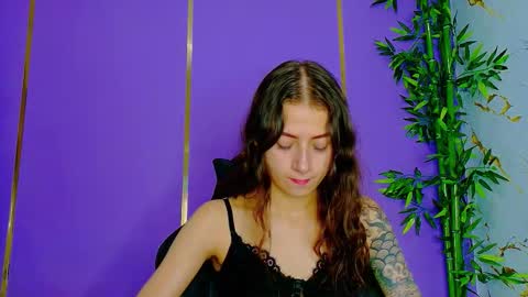 Snapshot of scarletjonesx chatting on September 2025 01:11:01 AM Denis online show from September 2025 01:11:01 AM