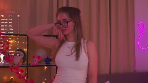 Snapshot of scarletliips chatting on November 2025 09:25:02 PM Maria online show from November 2025 09:25:02 PM