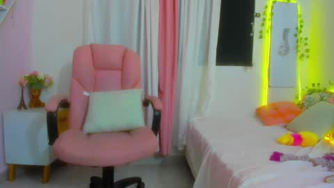 Scarletliz online show from December 2024 06:53:02 PM