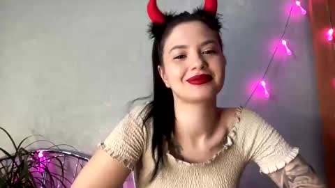 Snapshot of scarletpetal chatting on January 2025 06:21:01 AM scarletpetal online show from January 2025 06:21:01 AM