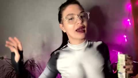 Snapshot of scarletpetal chatting on January 2025 10:19:01 AM scarletpetal online show from January 2025 10:19:01 AM