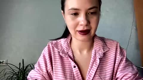 Snapshot of scarletpetal chatting on January 2025 06:20:02 AM scarletpetal online show from January 2025 06:20:02 AM