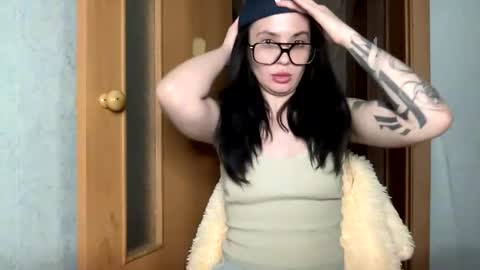 Snapshot of scarletpetal chatting on February 2025 12:00:02 PM scarletpetal online show from February 2025 12:00:02 PM