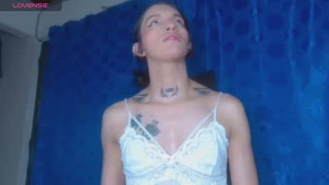 Snapshot of scarlett_crastrawberry chatting on November 2025 10:21:02 PM scarlet online show from November 2025 10:21:02 PM