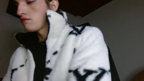 Snapshot of scarlett_crastrawberry chatting on April 2026 01:27:02 AM scarlet online show from April 2026 01:27:02 AM