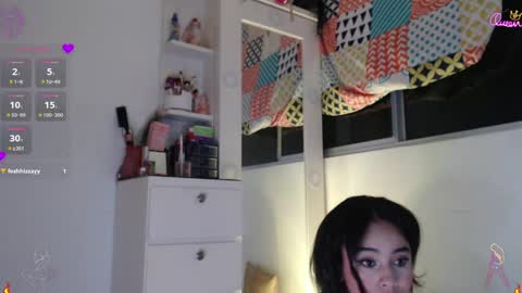 Scarlett Thumb up please help me 100 its important online show from May 2026 01:21:02 AM