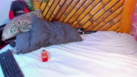 Snapshot of scarlett_diaz17 chatting on January 2025 03:07:01 PM Mariana online show from January 2025 03:07:01 PM