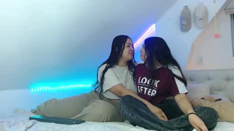Scarlett and Jazmin online show from September 2025 10:08:01 AM