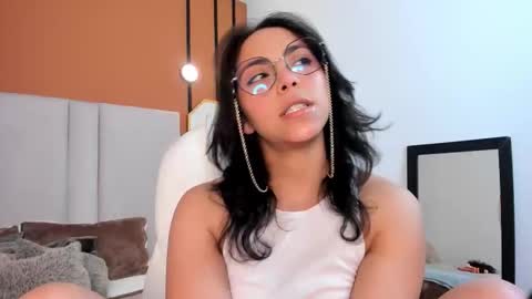 Snapshot of scarlett_musik chatting on November 2025 05:00:02 AM Scarllett online show from November 2025 05:00:02 AM