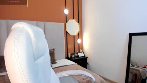 Snapshot of scarlett_musik chatting on December 2025 04:40:02 AM Scarllett online show from December 2025 04:40:02 AM