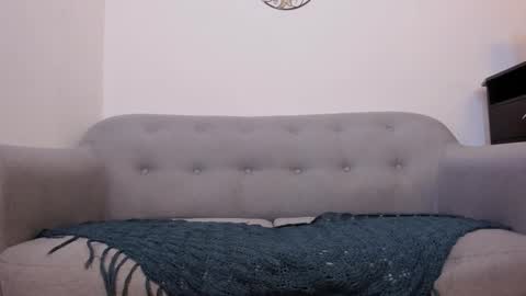 Scarlett sax online show from December 2025 05:42:02 PM