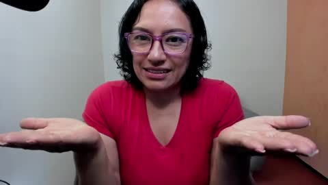 Scarlett sax online show from May 2026 11:12:01 PM