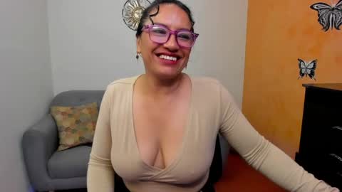 Scarlett sax online show from May 2026 11:31:02 PM