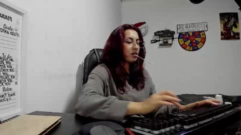 Snapshot of scarlett_sen chatting on December 2024 06:42:02 PM Mistress Scarlett online show from December 2024 06:42:02 PM