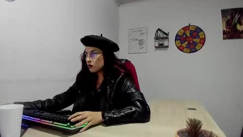 Snapshot of scarlett_sen chatting on January 2025 02:36:01 PM Mistress Scarlett online show from January 2025 02:36:01 PM