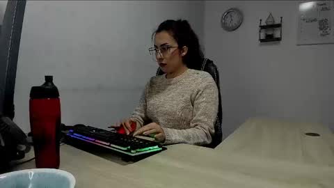 Snapshot of scarlett_sen chatting on January 2025 05:35:02 PM Mistress Scarlett online show from January 2025 05:35:02 PM